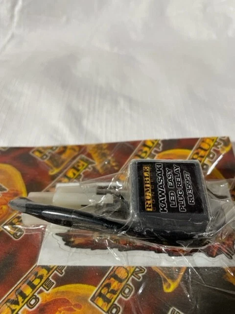 Rumble Concepts - RU35957 - LED 闪存控制器 2,简单插头继电器 — 第 3/4 张图片