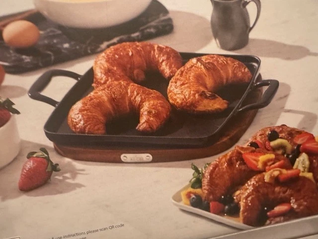 NEW - ALL- CLAD CAST IRON 11" SQUARE GRIDDLE & WOOD TRIVET - GAS/ELECTRIC/INDUCT