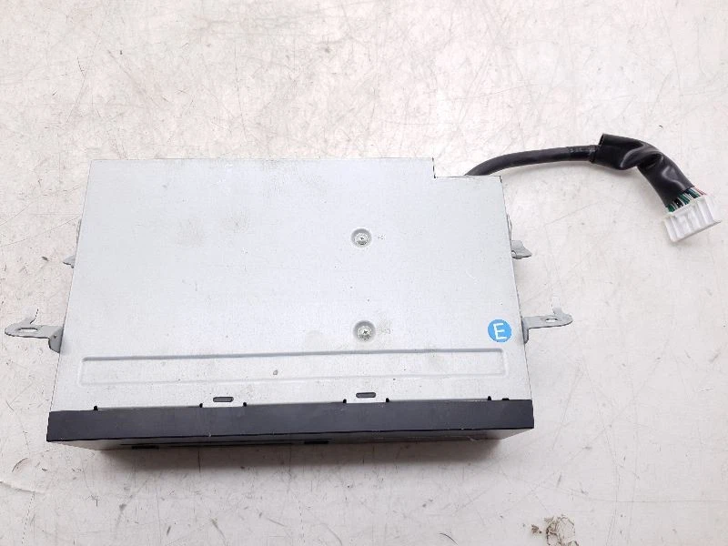 07-09 LEXUS GX470 MONTAJE UNIDAD CARGADOR DISCOS Foto 3 de 4