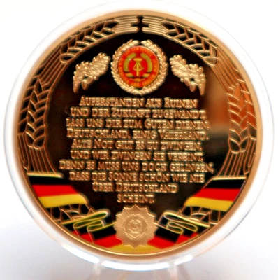 GIGANT-MEDAILLE: NATIONALHYMNE DDR 1. STROPHE, Cu vergoldet, FARBE, PP, COA, C37 - Bild 1 von 3