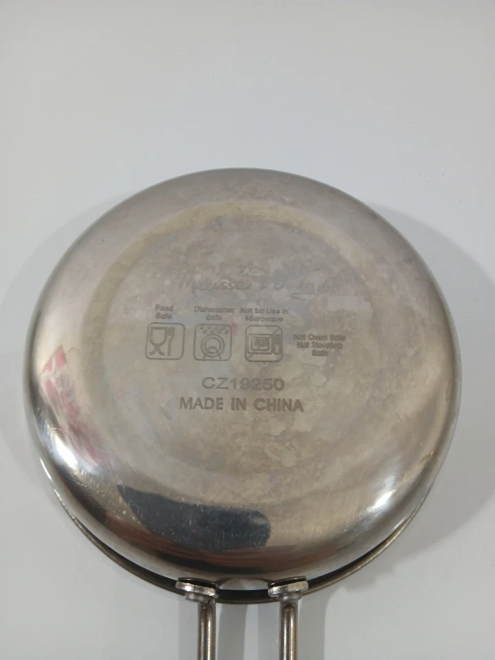 Juego Melissa & Doug de acero inoxidable - olla, sartén y colador (3 piezas) Foto 3 de 4