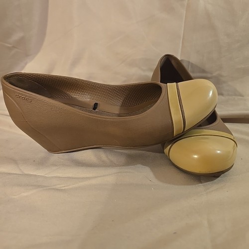 Crocs Women's Brown Rubber Wedge Heel Pumps Taupe Cap Toe Slip On Size 6W - Picture 6 of 16