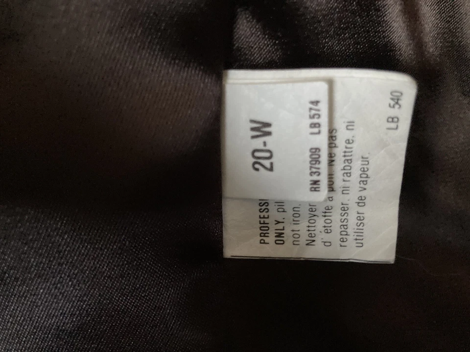 VINTAGE LONG MONTEREY FASHIONS WOMENS FAKE FUR COAT BLK MADE IN USA SIZE 20-W - Image 4 of 4