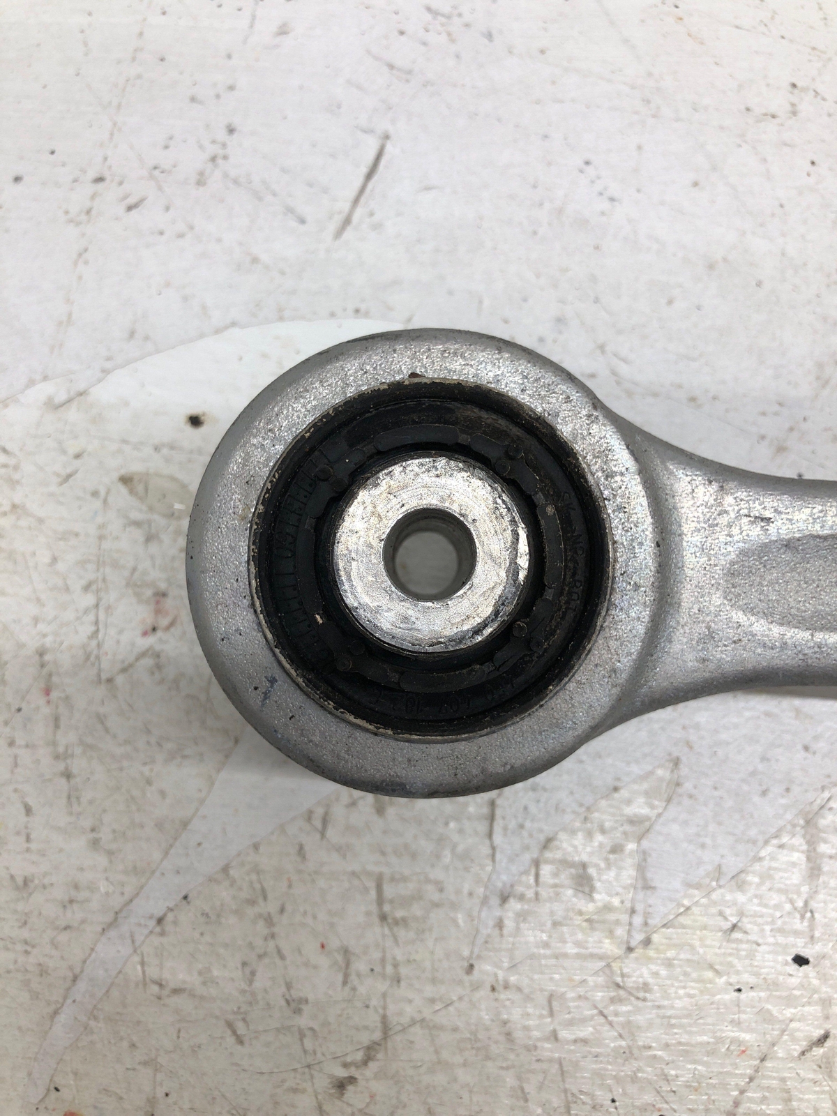 2009-2011 BENTLEY CONTINENTAL FRONT RIGHT PASSENGER LOWER FORWARD CONTROL ARM