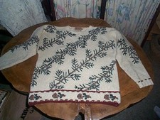 Vintage Ladies Woolrich sweater rugged outdoor series pinecones winter pattern