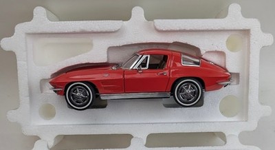 Franklin Mint 1963 Chevrolet Corvette Red Split Window 1/24 Diecast 8071EF