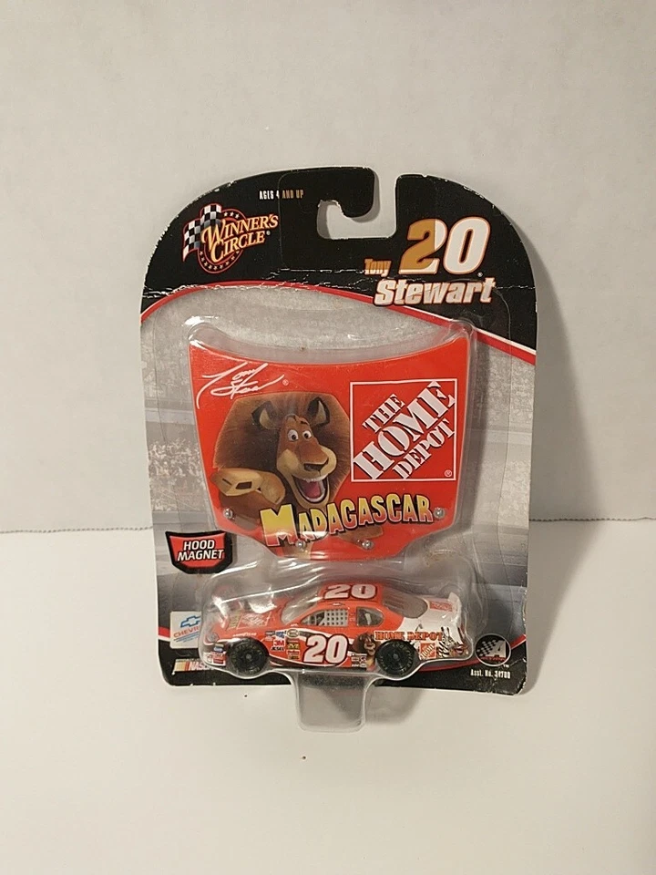 2005 TONY STEWART MADAGASCAR 1/64 DIECAST CAR WITH HOOD MAGNET - Image 3 of 3