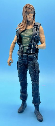 McFarlane Terminator 2 Sarah Connor Figure (Missing Left Hand) (Figure Only) - Picture 10 of 10