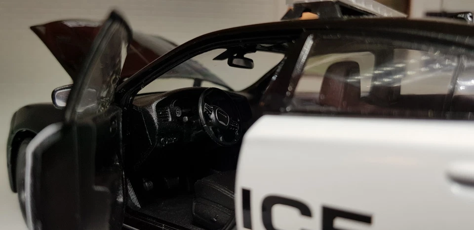 Dodge Charger Police Pursuit USA V8 2016 Welly G 1:24 Scale Diecast Model Car - Image 2 of 4