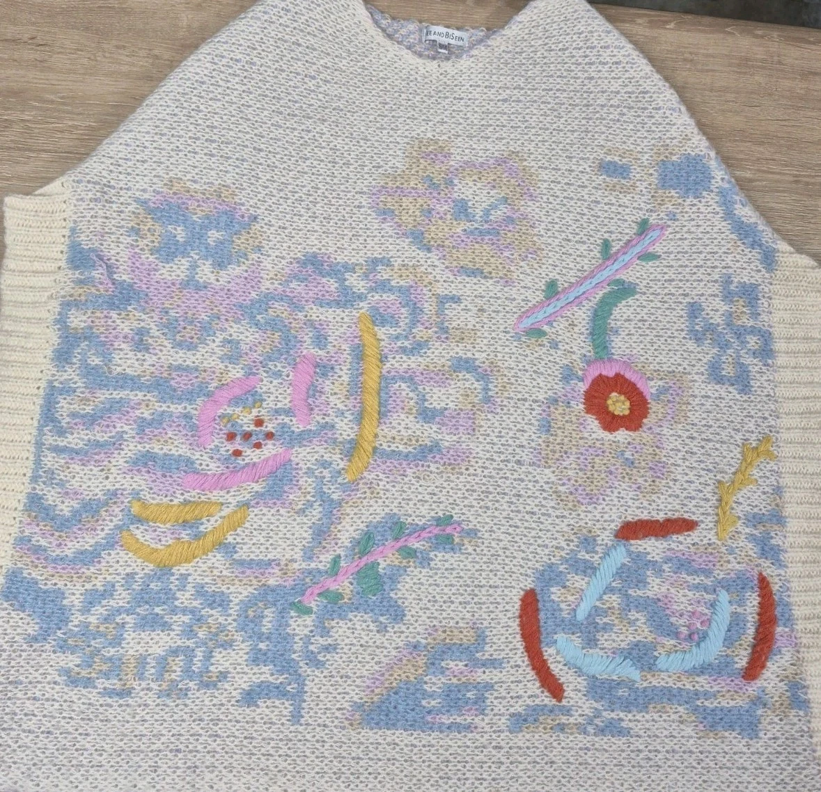 Womens Chunky Poncho Sweater Size S/M Cute Feminine Oversized Kidcore Sweet