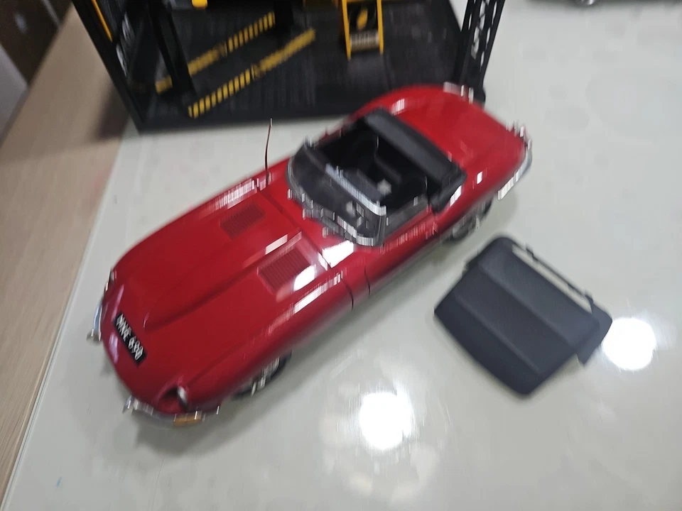 Modellino Polistil Jaguar "XK.E" 4,2 Lit. 3-81 Scala 1:16 Convertible Capote. - Immagine 2 di 4