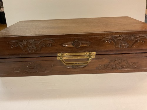 Geschnitztes, intarsiertes, tragbares Schachbrett.  - Bild 2 von 8