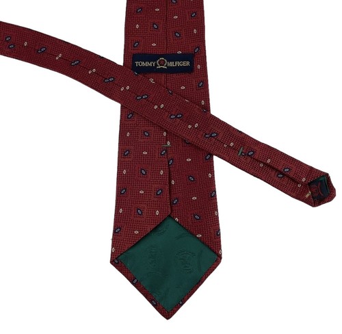 VTG Tommy Hilfiger Mens Tie Geometric Foulard Logo Crest Crimson Silk USA 4 58.5 - Picture 3 of 7