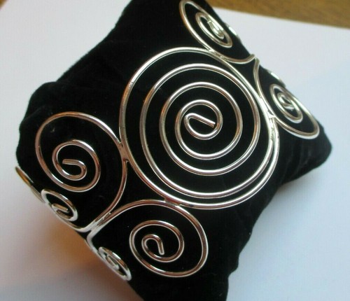 Bracelet Rigide Vintage En Argent - Finement Gravé/ciselé - Modèle élégant Nº791 - Très Bon état