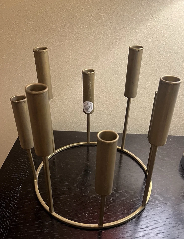 Candelabro cónico Park Hill Collection 100 % hierro, acabado dorado antiguo Foto 2 de 4