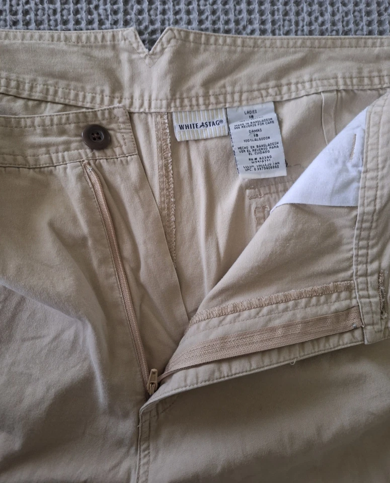 White Stag Women's Beige Shorts Cuffed High Rise Cotton Bermuda Casual Size 18 - Image 4 of 4