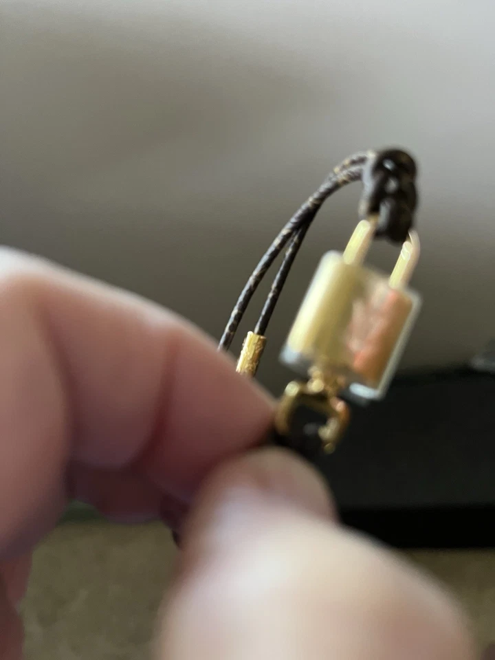 ¡¡NUEVO!! Auténtico brazalete con candado Louis Vuitton BC1254 monograma para mujer Foto 3 de 4