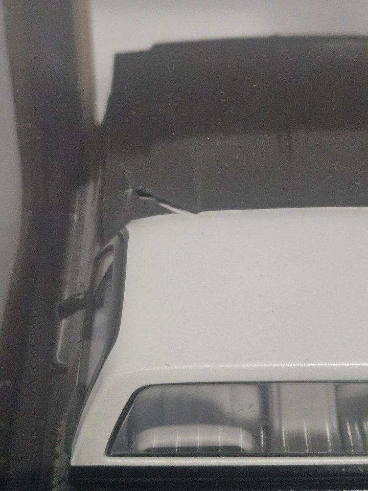 Chevy Silverado 1975 M2 blanco y negro persecución 1 de 750  Foto 4 de 4