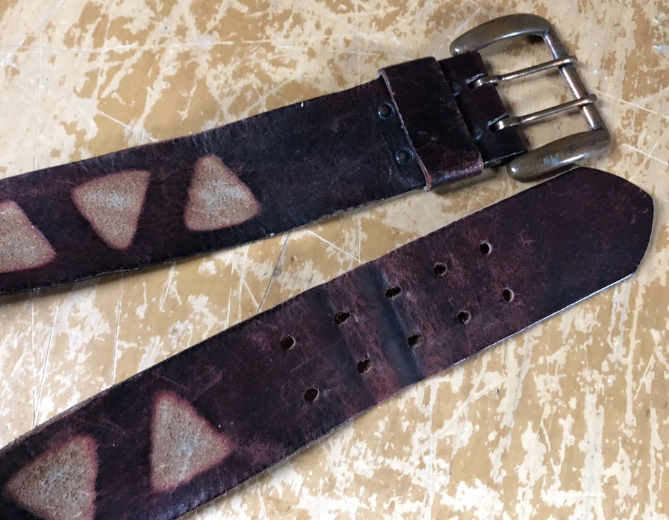 Cinturón de cuero de colección rojo óxido ancho con doble punta 32-34 y hebilla de latón hippie Foto 4 de 4