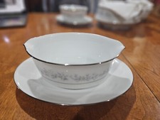 Noritake Contemporary Marywood 2181 gravy boa...