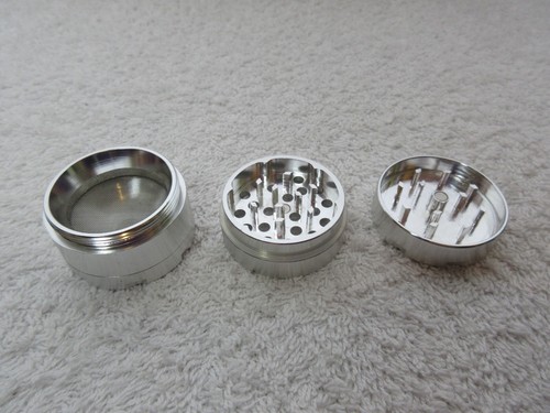 Headchef 4 Part Compact Herb Grinder - Silver Colour - Afbeelding 6 van 17