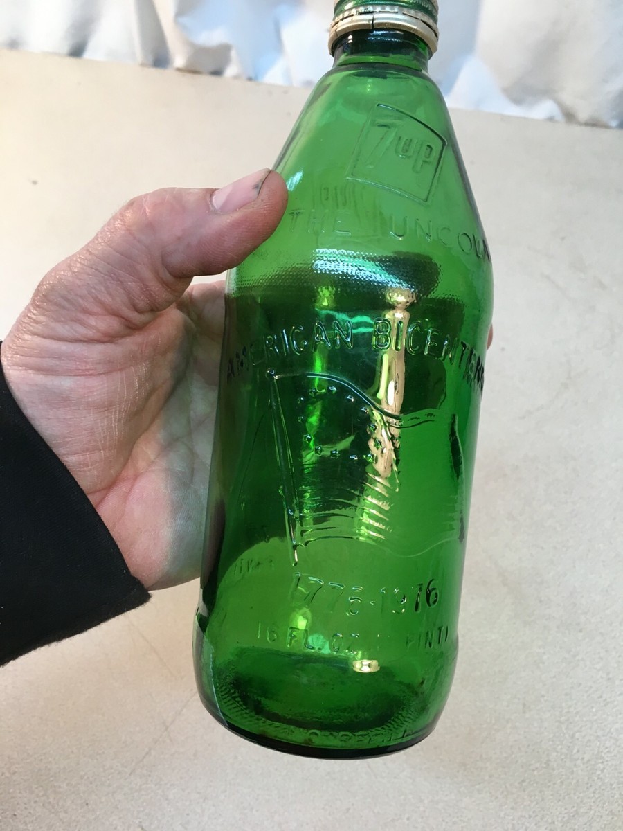 Vintage 1976 Bicentennial 7 UP 16 oz Glass Bottle Betsy Ross 13