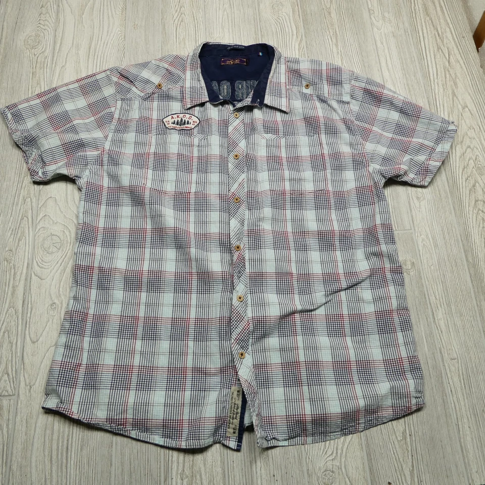 Camisa Akoo Para Hombres 4XL Roja Azul Abotonada Bordada Panel Trasero Manga Corta Y2K Foto 2 de 4