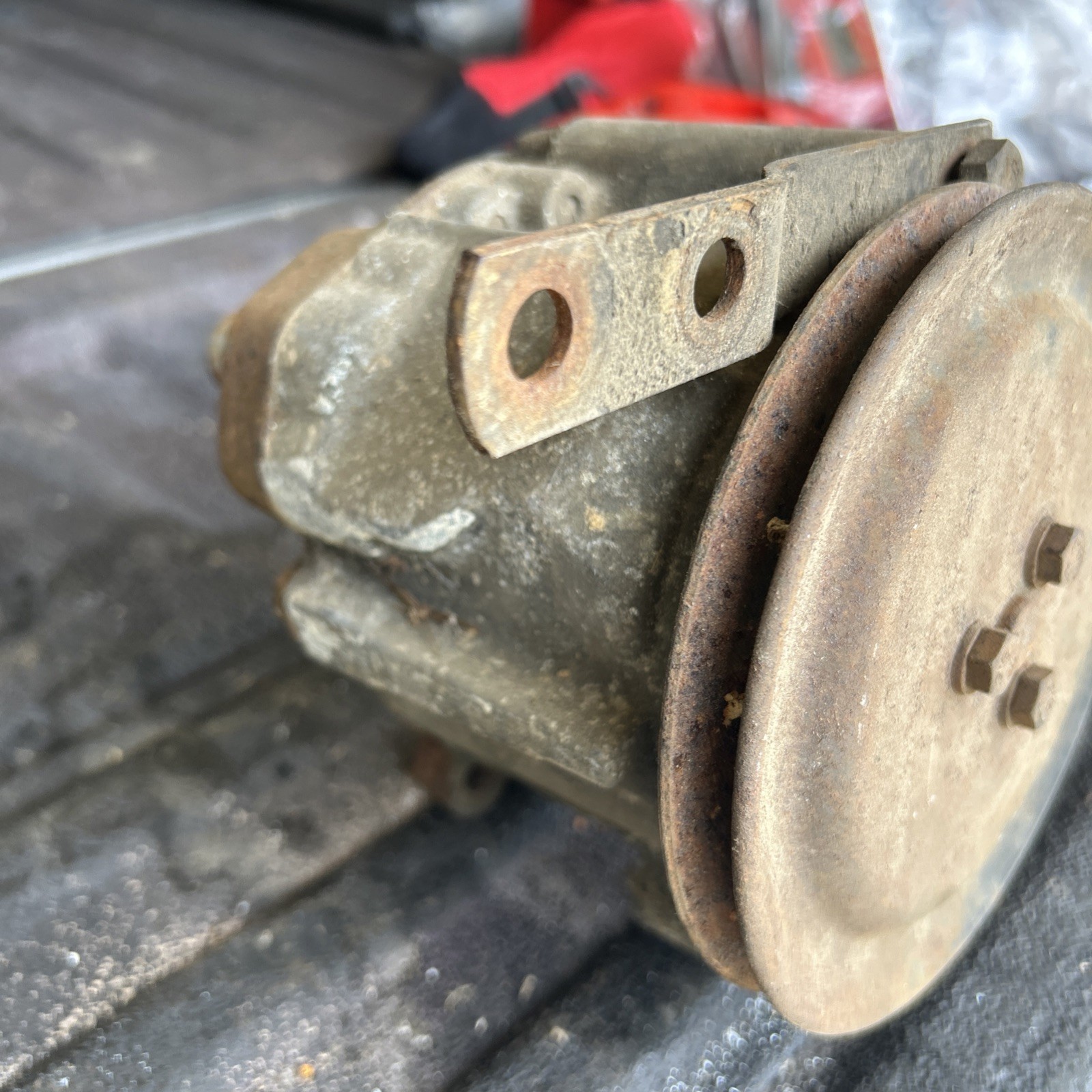 78-86 GM Chevy Ferrari Smog Emission Air Pump 7832904 P/R. CORE for rebuild.