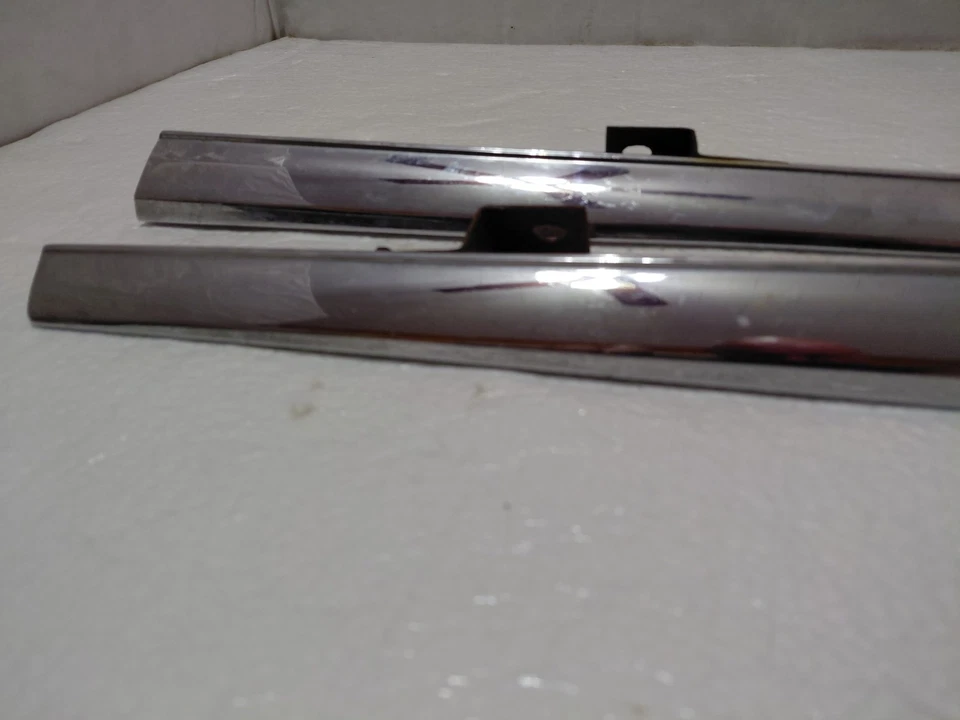 Barras de grelha 64,5-65 Ford Mustang fabricante de equipamento original Ford C4ZB-8418-A RH e C4zb-8B250-A LH - Imagem 4 de 4