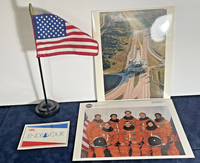 Vintage 1997 NASA Press Photo - Space Shuttle Endeavour Rolling to Launch Pad