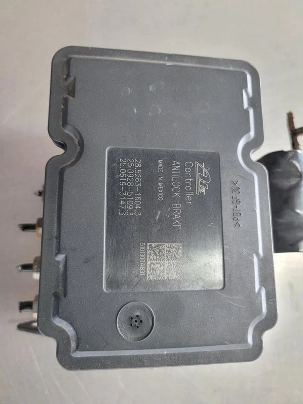 2010 Jeep Grand Cherokee Commander Anti-Lock Brake Pump Assembly ID 68049120AB Foto 4 de 4