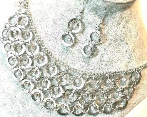 Parure De Bijoux Rouge Cristal Et Strass - Métal Argenté Sans Nickel, Neuve Avec étiquettes