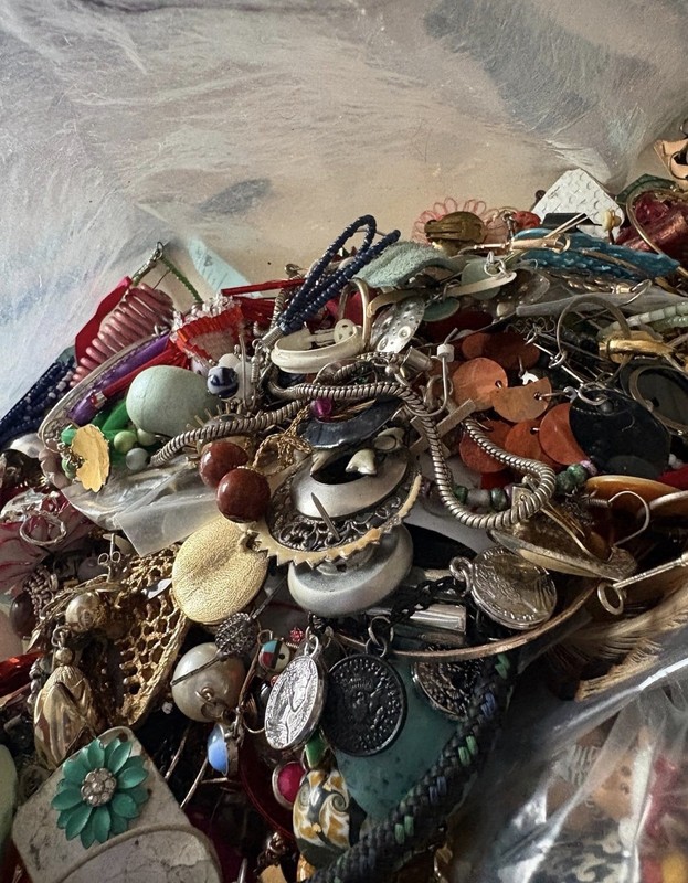 CRAFT/HARVEST/REPAIR/REPURPOSE Junk jewelry Lot 5lb