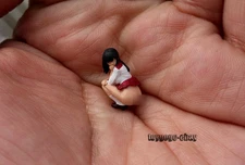 MINIATAURE 1/64 artist's RED JK girl KIT Fit 1:64 CAR street stand Diorama