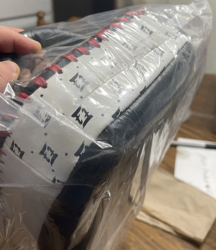 1 pieza Fairtex KPLC2 Muay Thai Kick Pad Superior Todo Cuero Genuino SOLO DERECHO Nuevo Foto 2 de 4