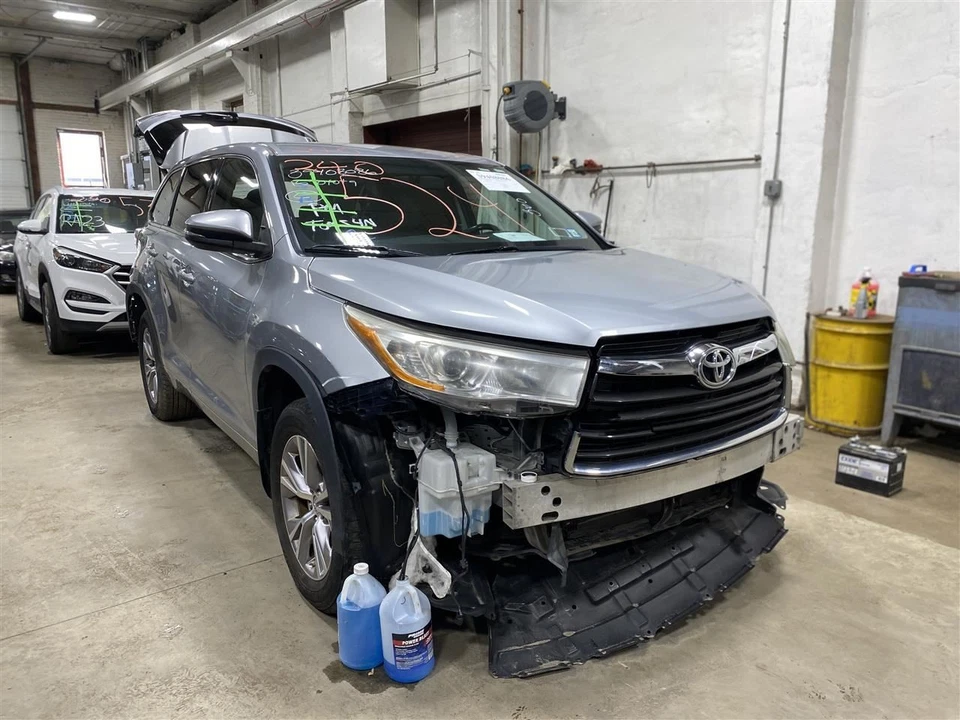 FRONT INTERIOR DOOR TRIM PANEL Toyota Highlander 2015 15 1378486 - Imagem 3 de 4