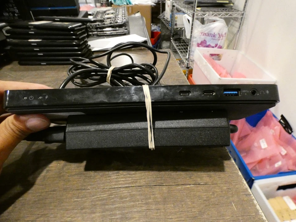 Toshiba Thunderbolt 3 Dock PA5281U-1PRP USB 3.0 Estación de Acoplamiento con Adaptador de 100 W Foto 2 de 4