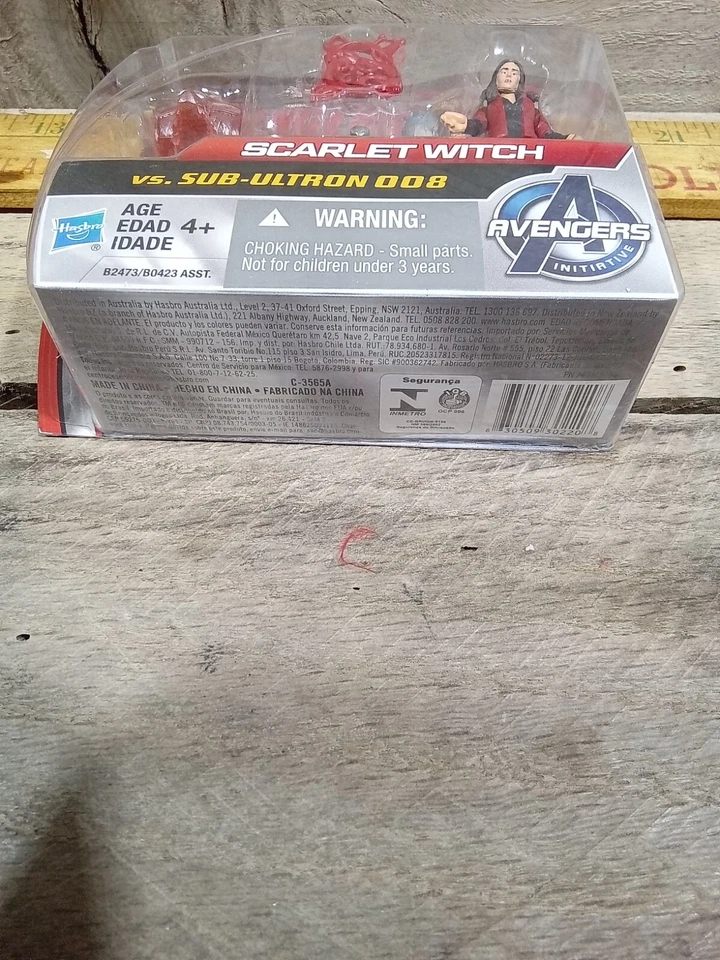 Marvel Vengadores Era de Ultrón Bruja Escarlata vs. sub-Ultron 008 Foto 3 de 3