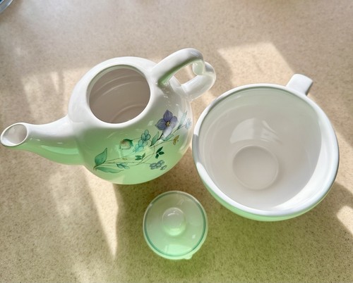 Vintage Pfaltzgraff Nesting Tea For One Teapot & Cup Set “April” Pattern - Picture 2 of 5