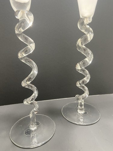 Set Of 2 Hand Blown Art Glass Champagne Flutes Clear Twisted Stem & White Rim. - Picture 3 of 12