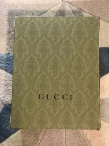 Boîte à chaussures vide GUCCI 14,25 de longueur X 11 de largeur X 7 couvercle magnétique ÉNORME