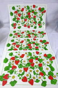 Set of 4 Vtg Stotter Vinyl Placemats Strawberries Motif 17.25x11.5"