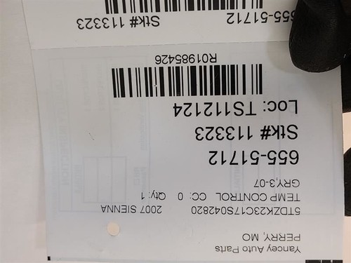 06-10 TOYOTA SIENNA Temperature Control Front Control With AC 8401008130 - Picture 11 of 12