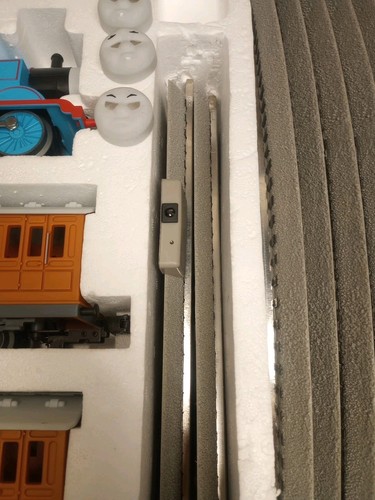 Lionel O Gauge 6-30190 Thomas & Friends Ready to Run Remote Control Train Set - Picture 12 of 15