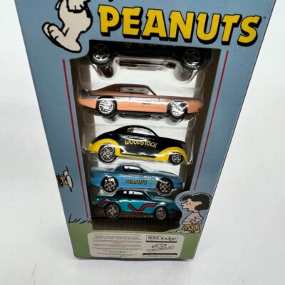 Peanuts × RACING CHAMPIONS Collab Snoopy Minicar Set Diecast