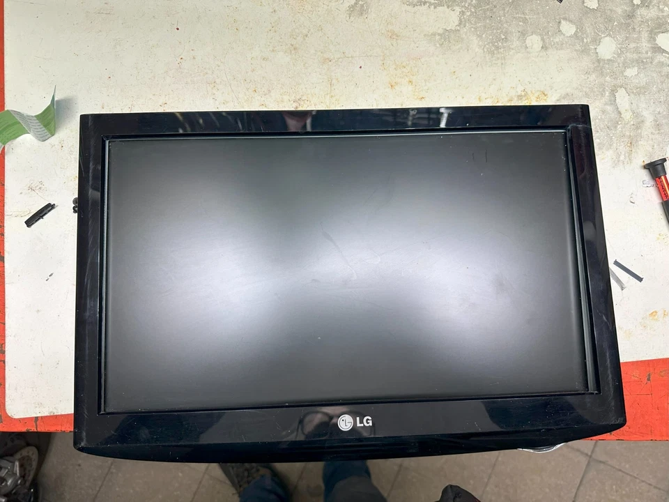 Schermo Display per TV 19 Pollici Model: LG 19LH2000 - Immagine 2 di 4