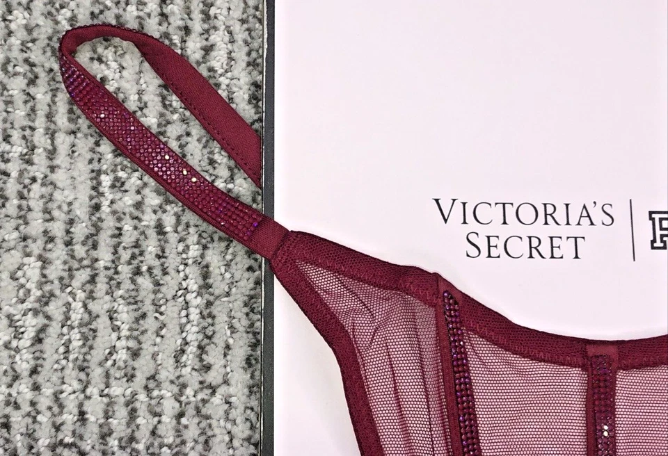 Victoria's Secret Tanga Panty Muy Sexy Nuevo Con Etiquetas Pequeño Rojo Transparente Brillo Estrás Foto 3 de 4
