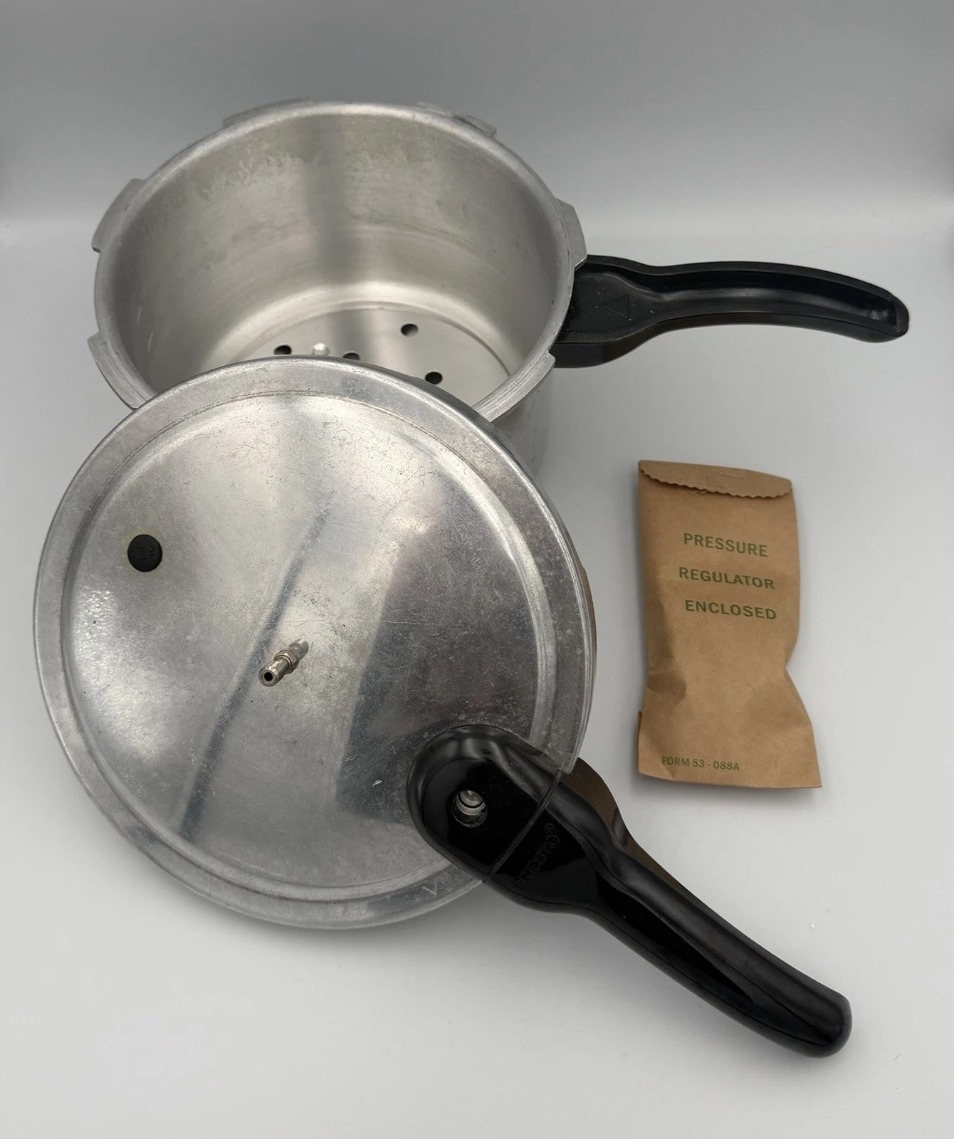 Presto 4 Qt Aluminum Stovetop Pressure Cooker Model 0124102 w Regulator