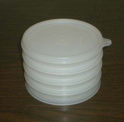Set of 4 Tupperware Large 1/3 Lb. 5'' Dia. Hamburger Keepers #1927 & Seal #1928