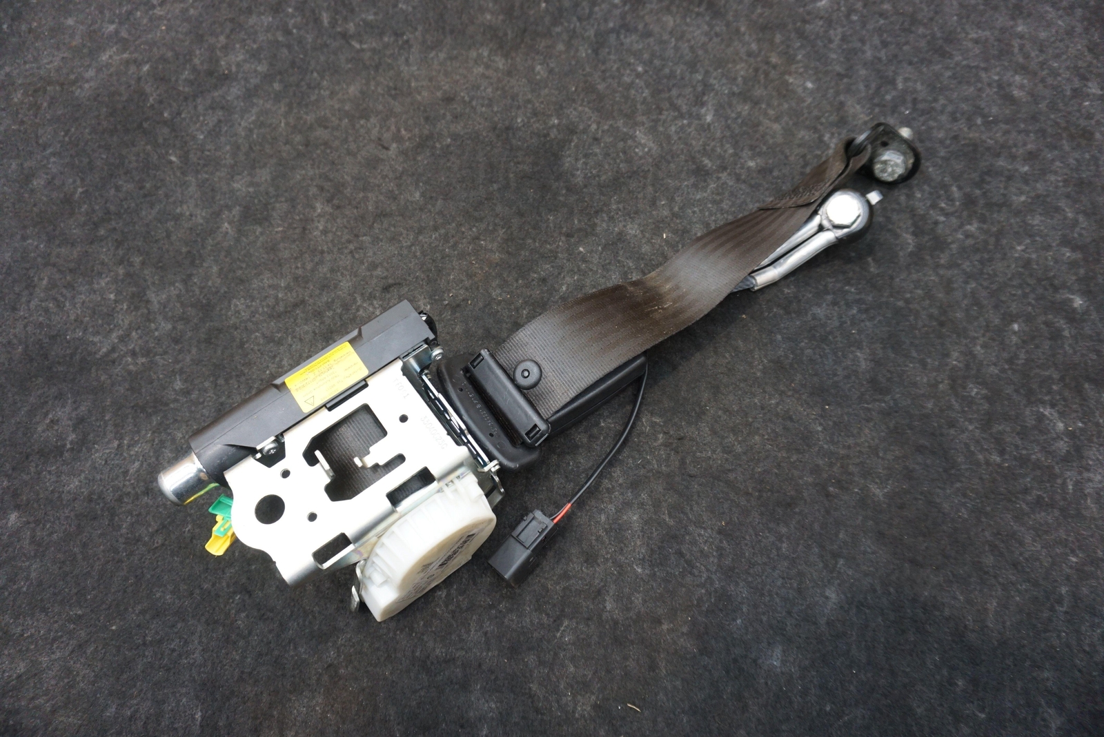 Rear Left Driver Side Seat Belt Assembly 34040997 Maserati Granturismo 2008-19